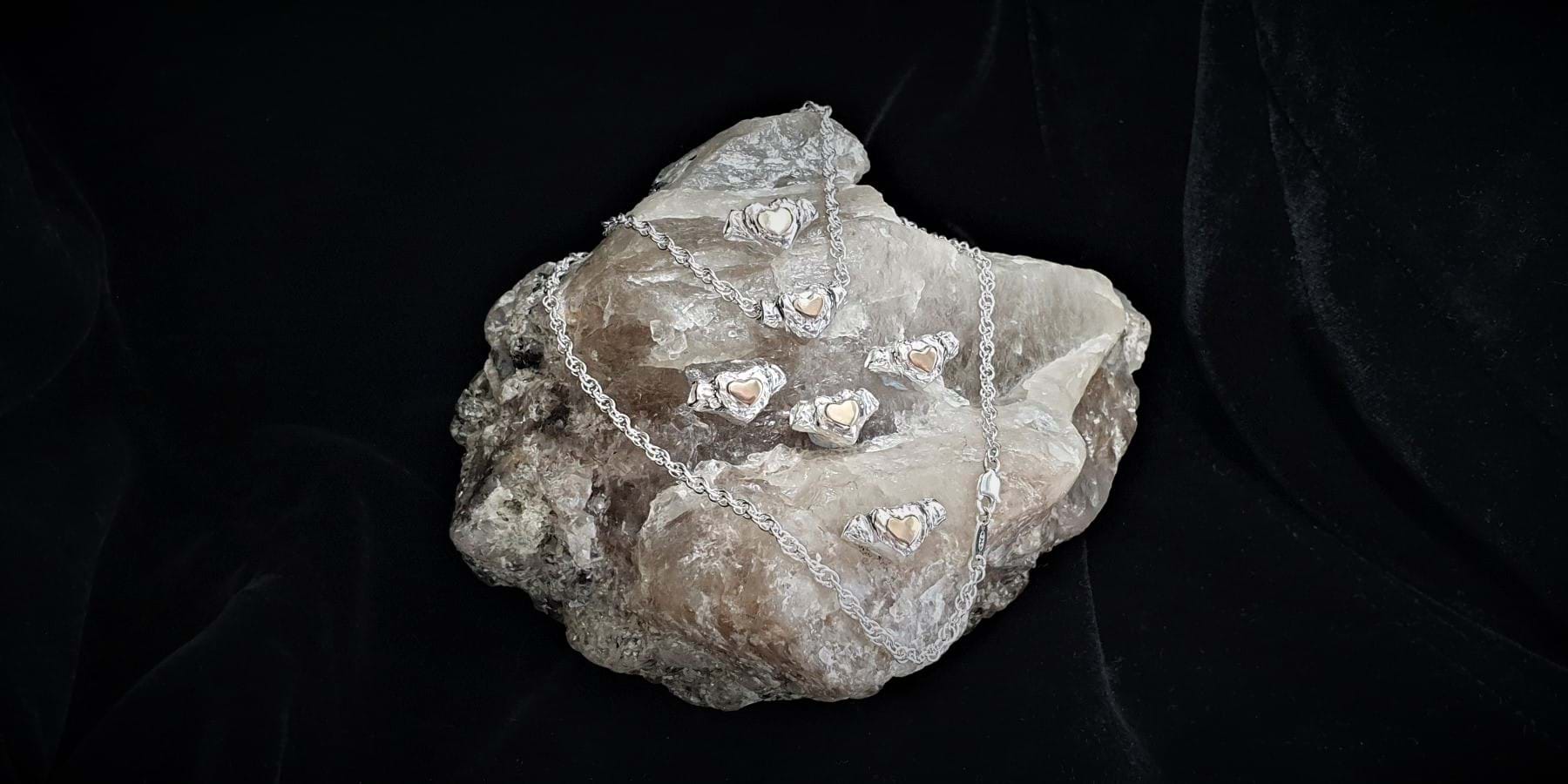 front page slider double hearts pendant