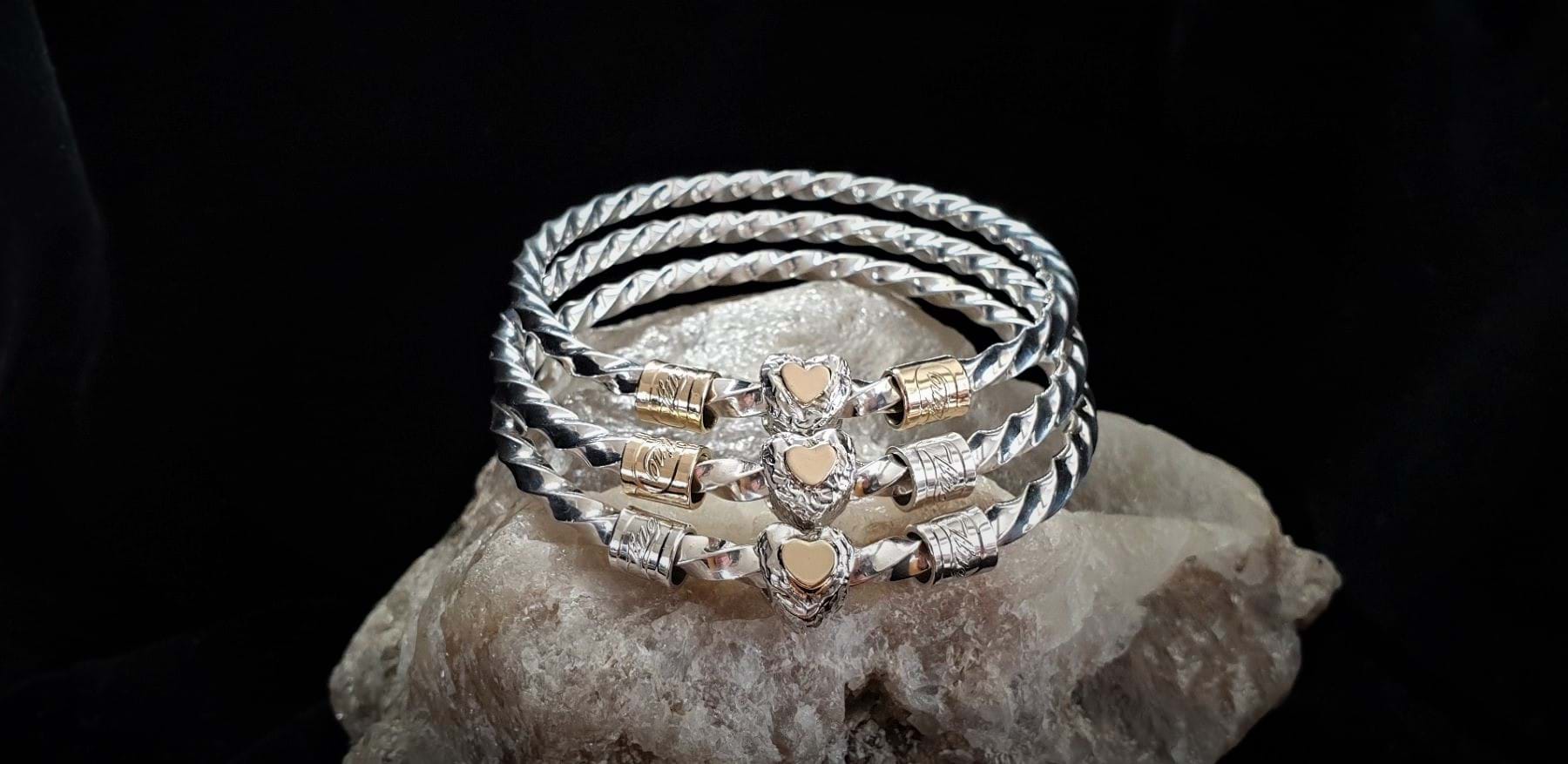 front page slider trio bangle